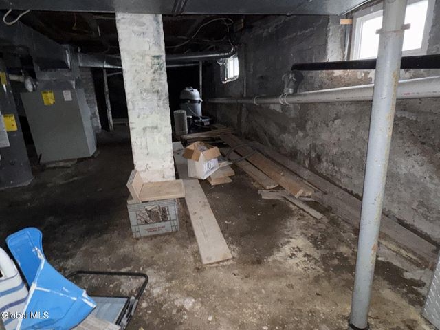 31 Charles Street, Waterford, NY 12188