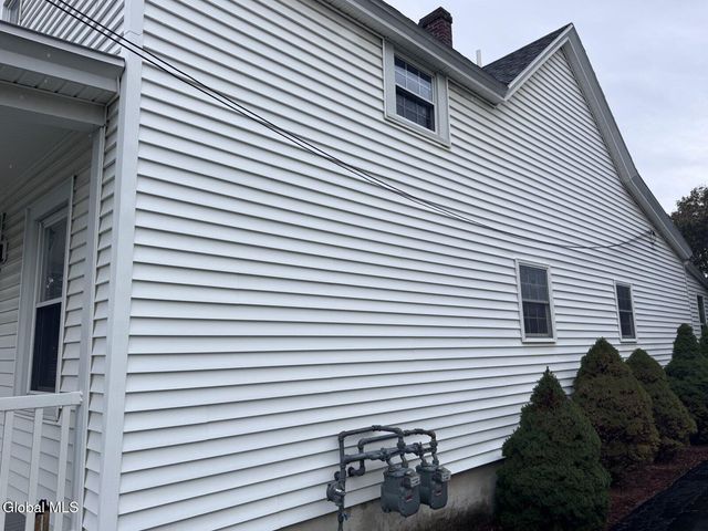 31 Charles Street, Waterford, NY 12188