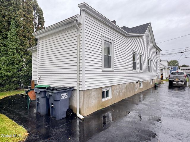 31 Charles Street, Waterford, NY 12188