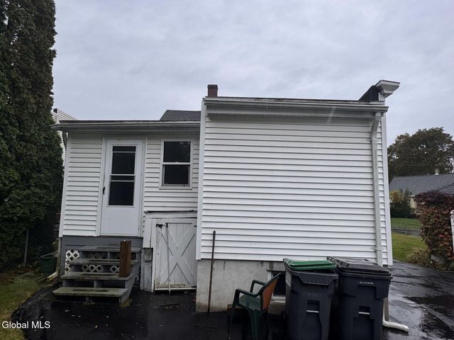 31 Charles Street, Waterford, NY 12188