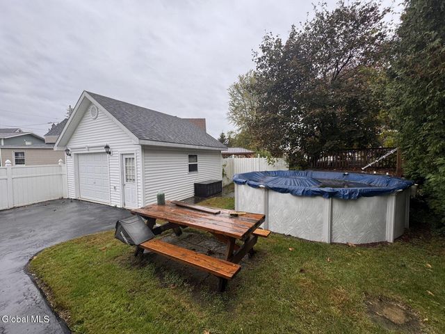 31 Charles Street, Waterford, NY 12188