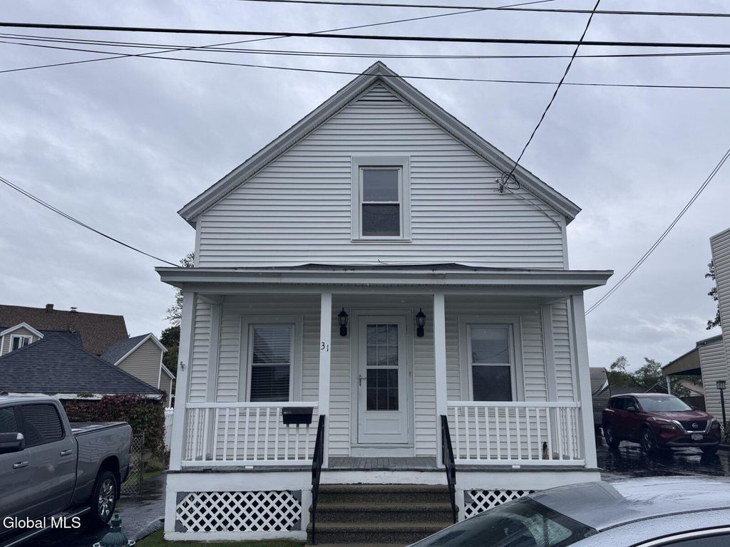 31 Charles Street, Waterford, NY 12188