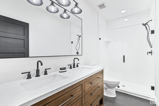 94 S 950 E, Hyde Park, UT 84318