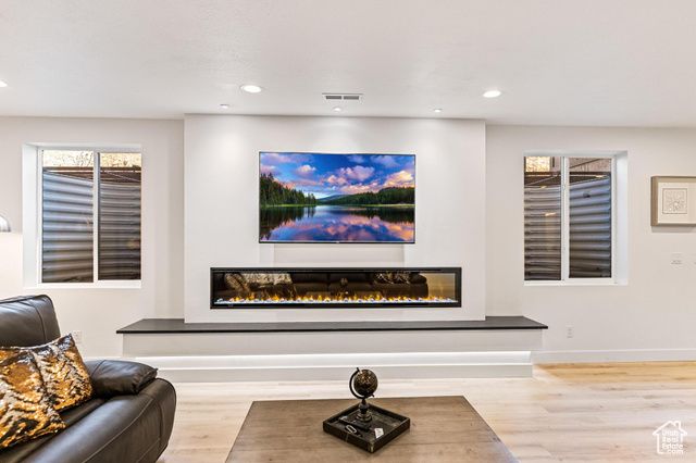 94 S 950 E, Hyde Park, UT 84318