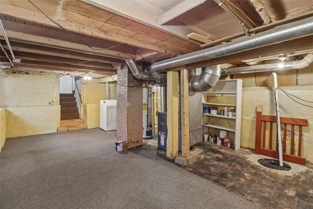 200 Fulton Drive, Des Moines, IA 50315
