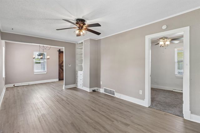 200 Fulton Drive, Des Moines, IA 50315