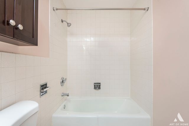 1049 W Ogden Avenue 212, Naperville, IL 60563