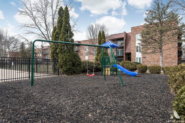 1049 W Ogden Avenue 212, Naperville, IL 60563
