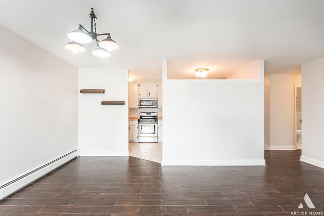 1049 W Ogden Avenue 212, Naperville, IL 60563