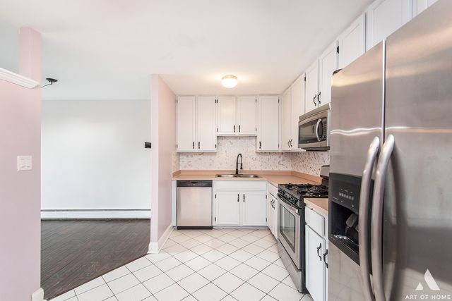 1049 W Ogden Avenue 212, Naperville, IL 60563