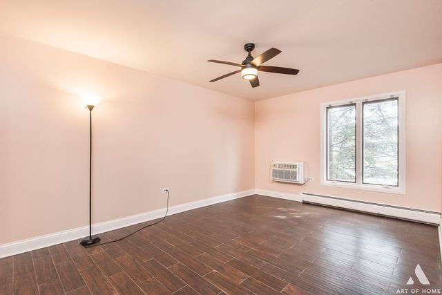 1049 W Ogden Avenue 212, Naperville, IL 60563