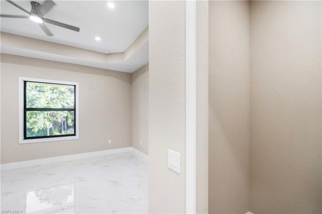 2813 19TH ST SW, Lehigh Acres, FL 33976