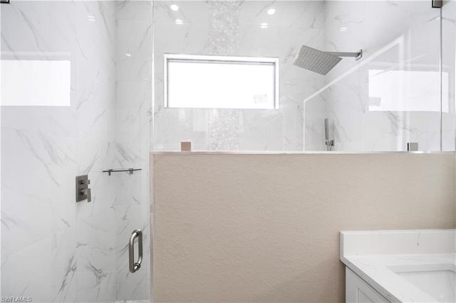 2813 19TH ST SW, Lehigh Acres, FL 33976