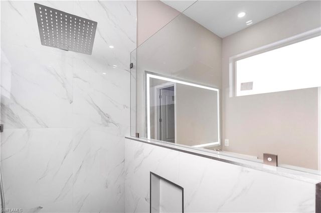 2813 19TH ST SW, Lehigh Acres, FL 33976