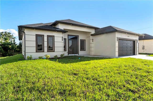 2813 19TH ST SW, Lehigh Acres, FL 33976