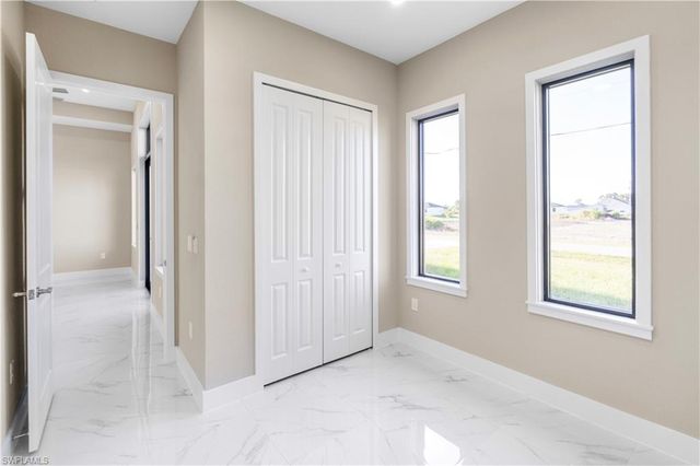 2813 19TH ST SW, Lehigh Acres, FL 33976