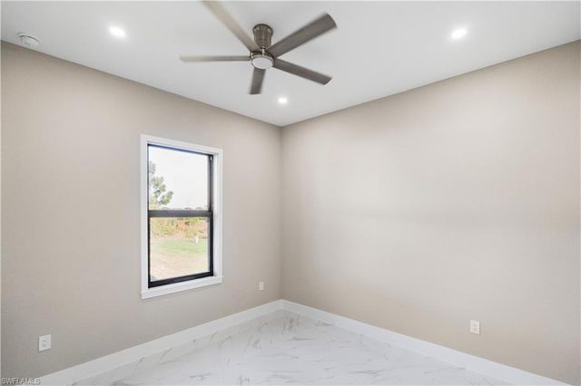 2813 19TH ST SW, Lehigh Acres, FL 33976