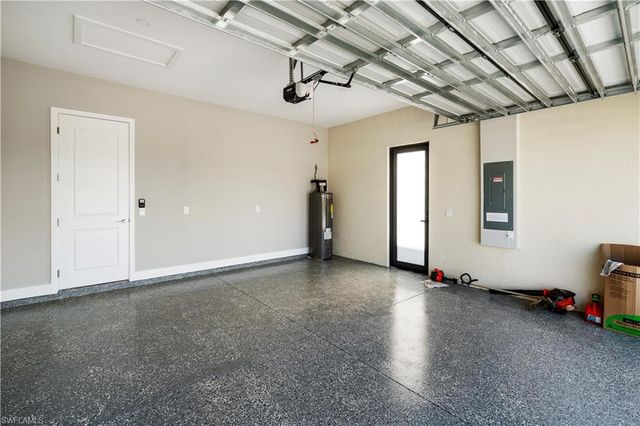 2813 19TH ST SW, Lehigh Acres, FL 33976