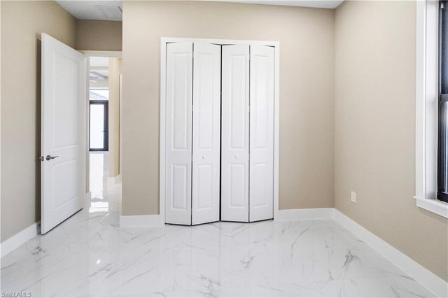 2813 19TH ST SW, Lehigh Acres, FL 33976