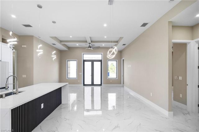 2813 19TH ST SW, Lehigh Acres, FL 33976