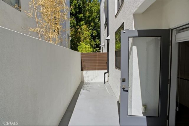 829 N Martel 4, Los Angeles, CA 90046