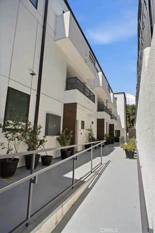 829 N Martel 4, Los Angeles, CA 90046