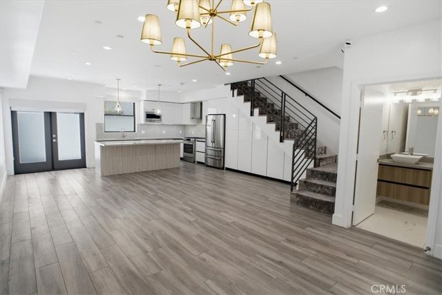 829 N Martel 4, Los Angeles, CA 90046
