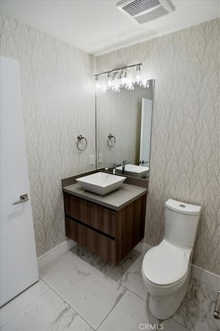 829 N Martel 4, Los Angeles, CA 90046