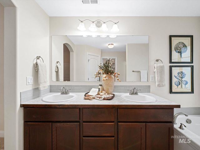 4902 W Torana St, Meridian, ID 83646