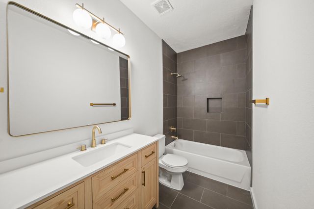 1427 Crescent Oak Drive, Missouri City, TX 77459