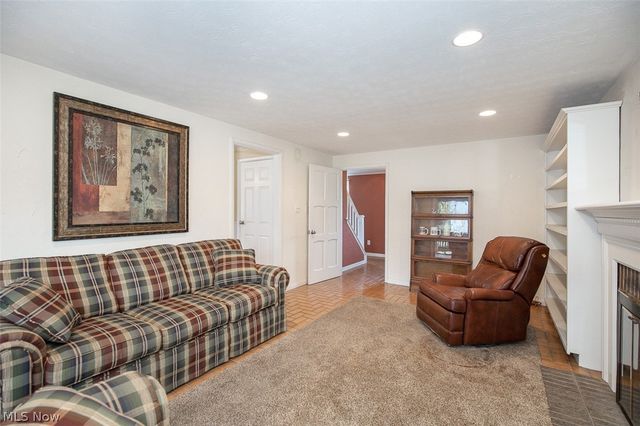 5866 Ogilby Drive, Hudson, OH 44236