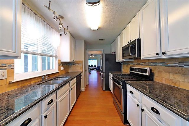 2722 Inverloch Circle, Duluth, GA 30096