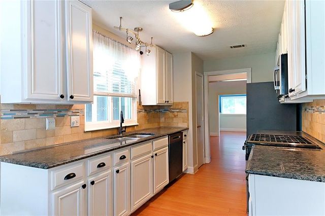 2722 Inverloch Circle, Duluth, GA 30096