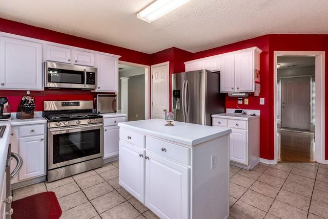 660 Glenbarrett Court NE, Marietta, GA 30066