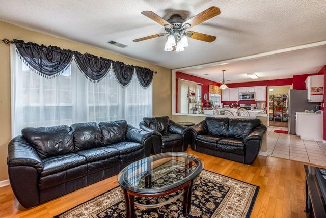 660 Glenbarrett Court NE, Marietta, GA 30066