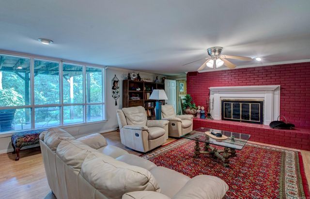 109 Winnwood Road, Little Rock, AR 72207