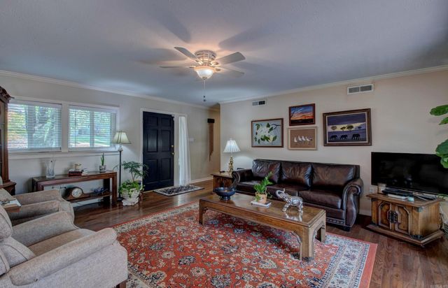 109 Winnwood Road, Little Rock, AR 72207