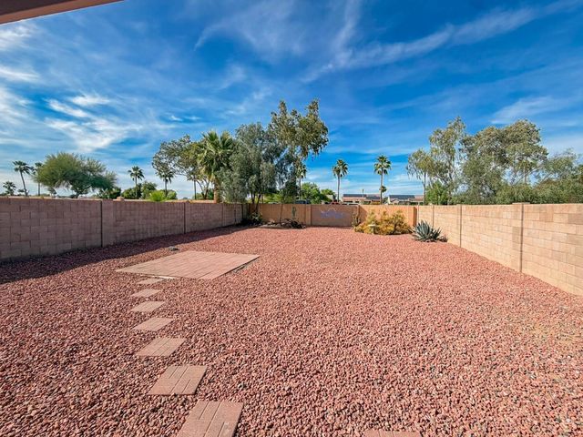 15724 W Smokey Drive, Surprise, AZ 85374