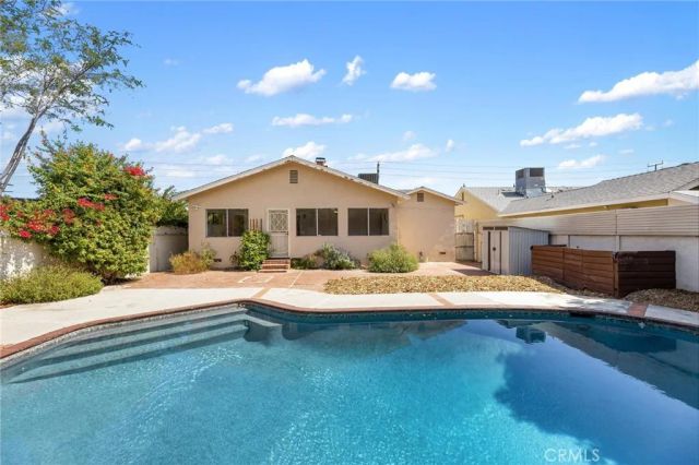 7459 VANALDEN AVE, Reseda, CA 91335