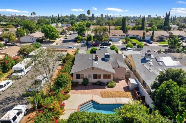 7459 VANALDEN AVE, Reseda, CA 91335