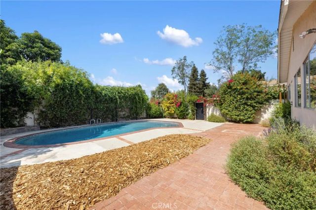 7459 VANALDEN AVE, Reseda, CA 91335