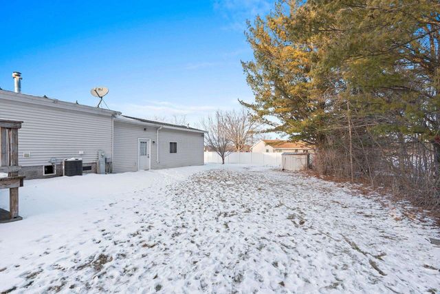 424 CARRIE LYNN AVENUE, Algoma, WI 54201