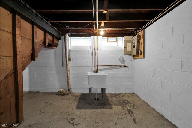 15705 Maplewood Avenue, Maple Heights, OH 44137