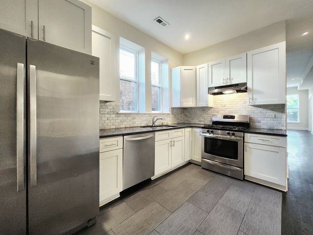 4012 W Armitage Avenue 2F, Chicago, IL 60639