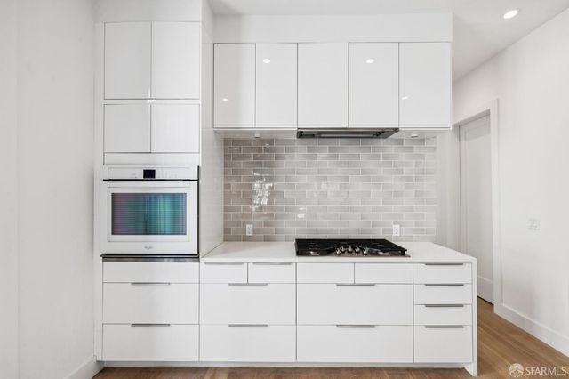 2977 21st Street 2977a, San Francisco, CA 94110