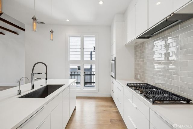 2977 21st Street 2977a, San Francisco, CA 94110