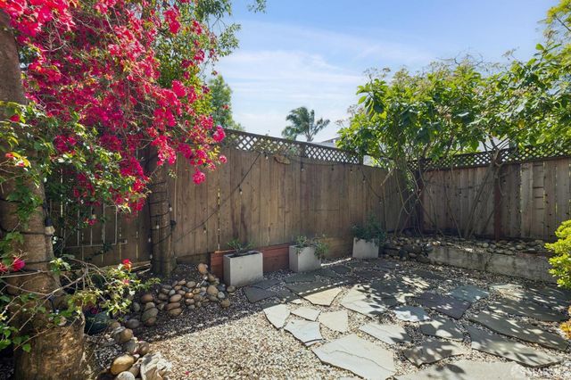 2977 21st Street 2977a, San Francisco, CA 94110