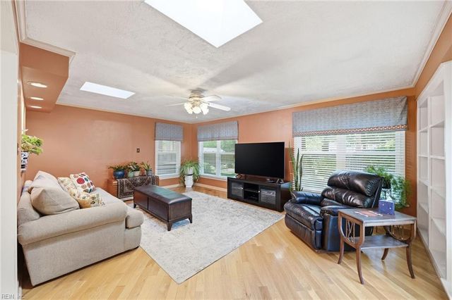 625 Brandywine DR, Newport News, VA 23602