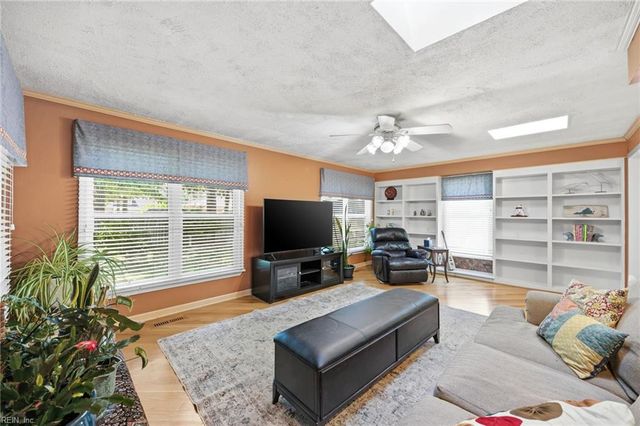 625 Brandywine DR, Newport News, VA 23602