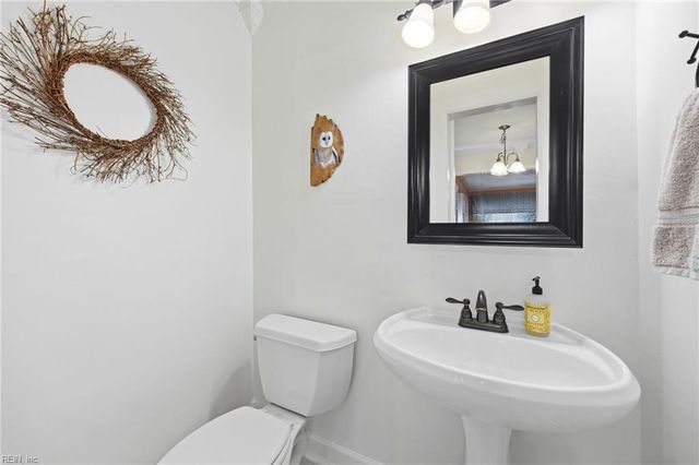 625 Brandywine DR, Newport News, VA 23602